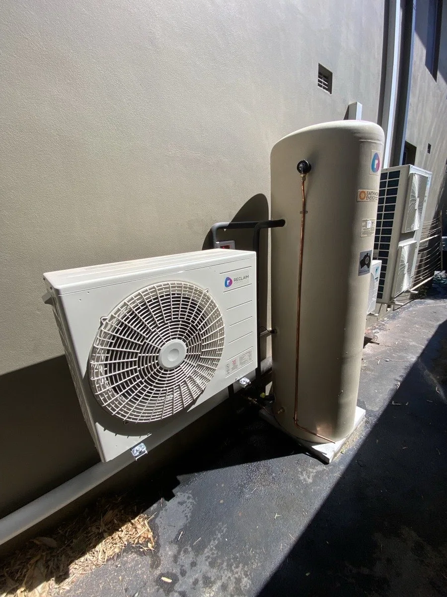 Example heat pump installation with separate outdoor unit and storage tank